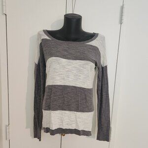 Express Women's Medium grey and white striped Spring sweater